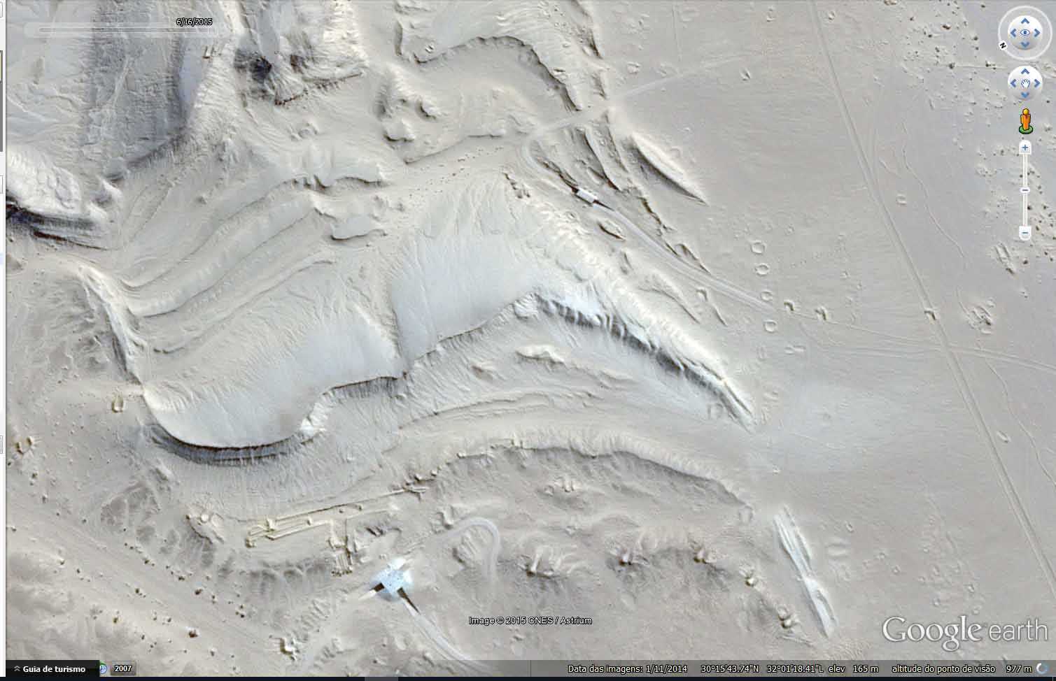 Bases alienígenas? Estruturas misteriosas do deserto zonadomisterio4