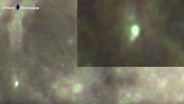 A misteriosa luz na lua Did-A-UFO-Exit-Out-Aristachus-Crater-On-The-Moon-Nov-2015-Video
