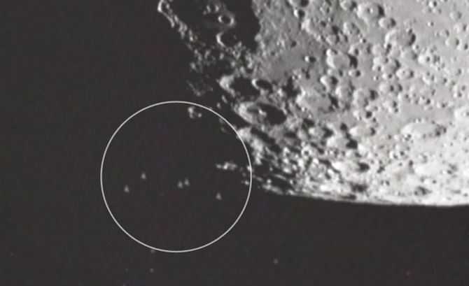A misteriosa luz na lua Massive-UFO-Fleet-is-hiding-behind-the-Moon-claims-Government-whistleblower