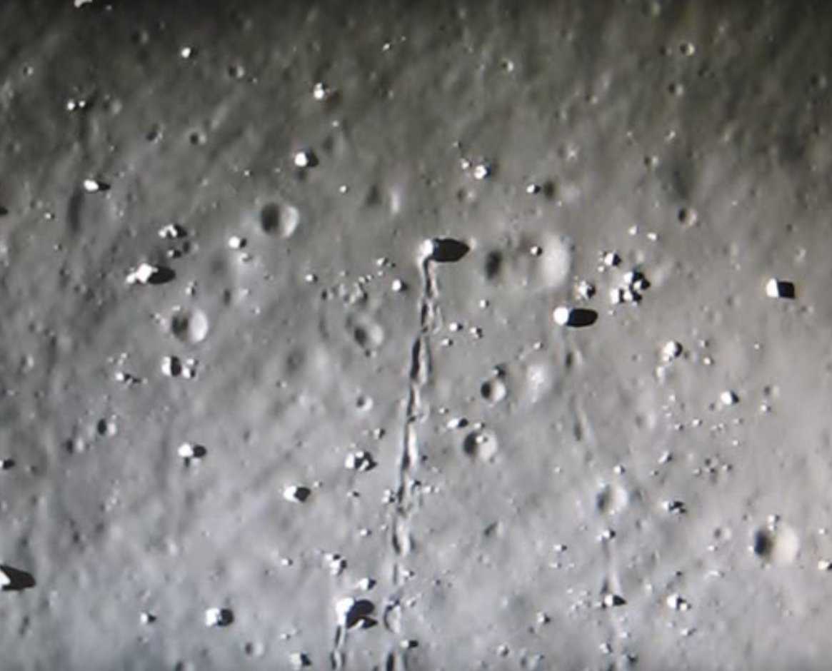 A misteriosa luz na lua objetosdalua2