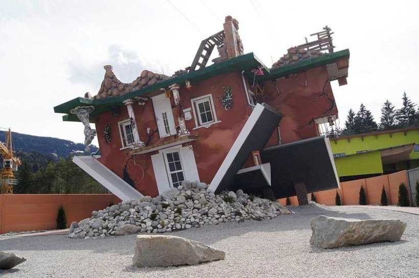 Casas de cabeça para baixo terraoko-201511302-4