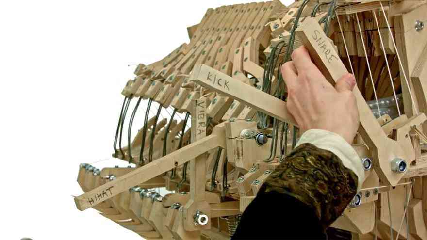 Instrumento muito louco 2000-marble-music-machine-wintergatan-instrument-martin-molin-12