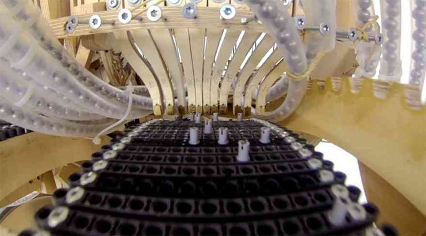 Instrumento muito louco 2000-marble-music-machine-wintergatan-instrument-martin-molin-31