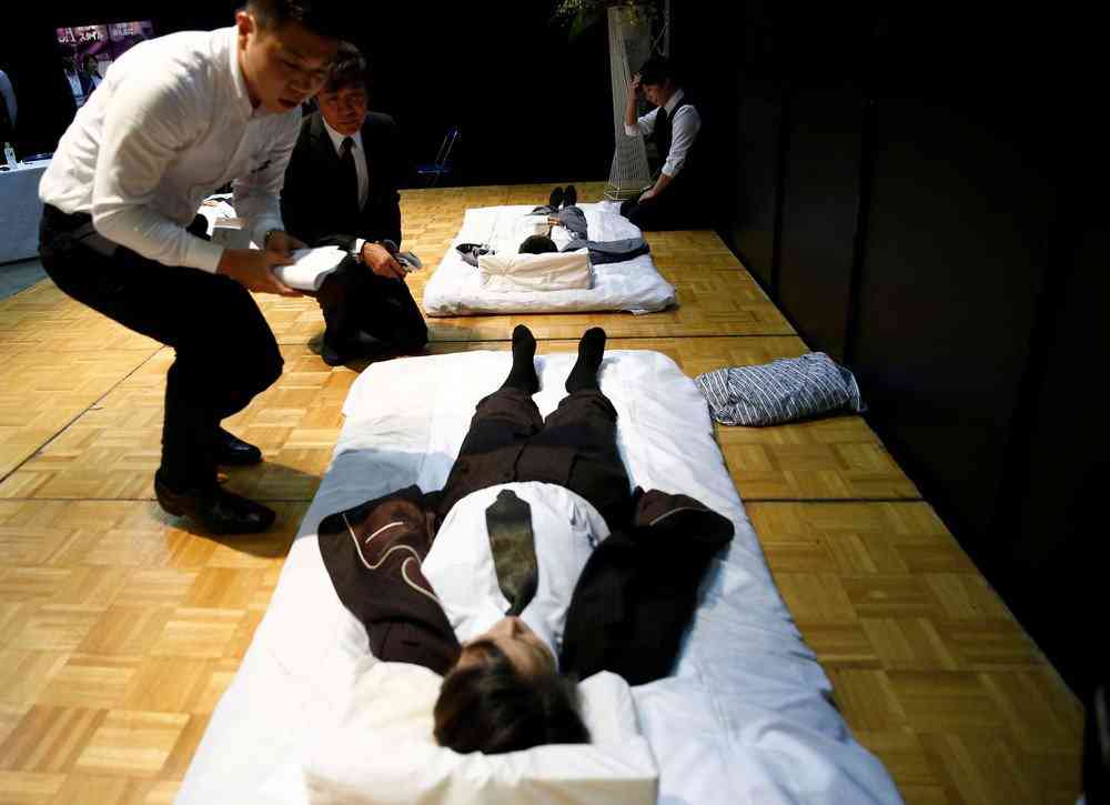 Fashion defunto week: A moda dos mortos no Japão 0 1de75d 6737e9e2 orig | Bizarro | bizarro, defunto, estranho, japão, morte, morto, sinistro