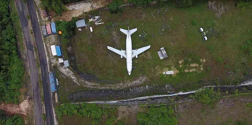 O mistério do avião "aparecido" 0 1f9c61 94fde1f1 orig | Curiosidades | avião misterio, bali, bizarro, Indonésia