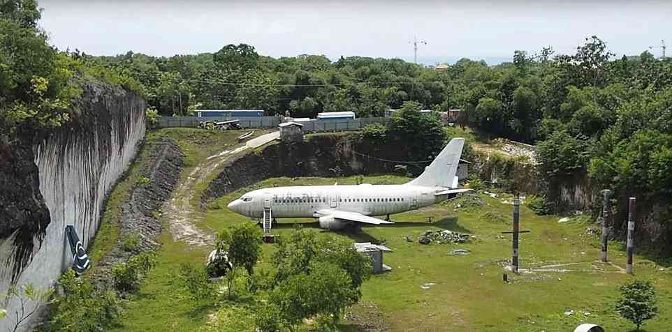 O mistério do avião "aparecido" 0 1f9c62 9774b48 orig | Curiosidades | avião misterio, bali, bizarro, Indonésia