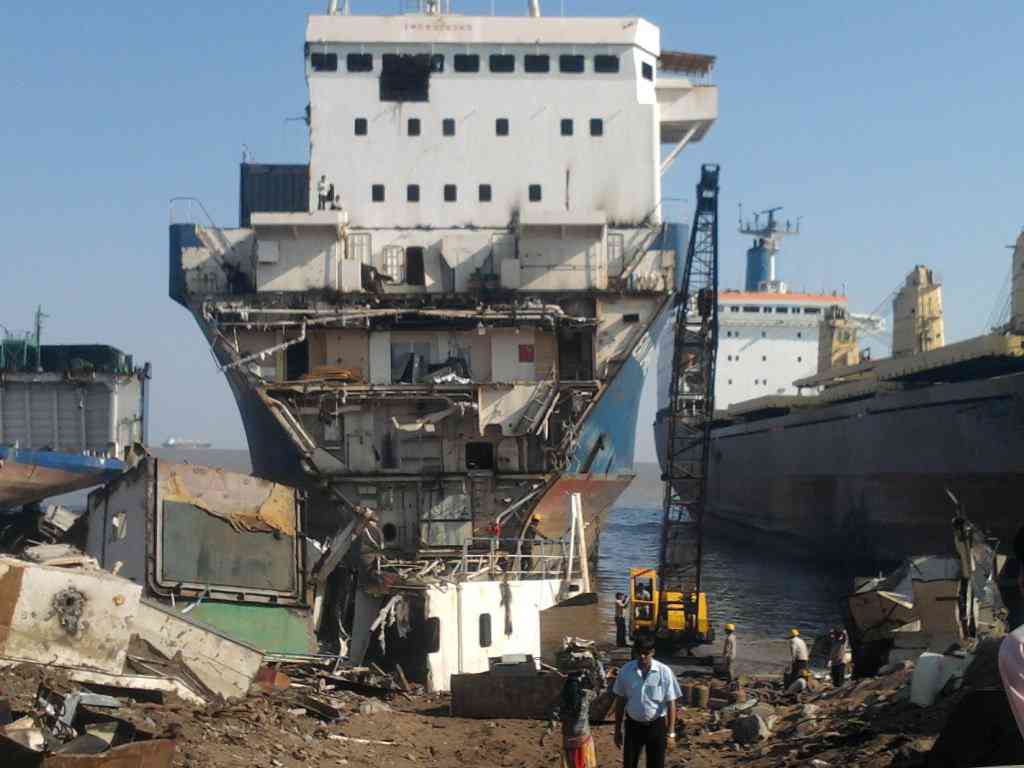 O porto da morte 0 ae0fe db2a3265 orig | Curiosidades | desmonte, ferro velho, índia, navio, porto