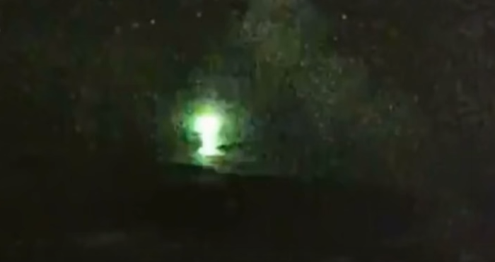 O misterioso incidente de Yellowstone 22 UFO Lands Explodes Into The Sky Over Yellowstone Park 3 5 16 YouTube | Polêmica | bizarro, mistério, ovni, ufo, yellowstone