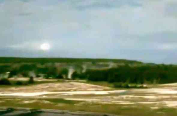 O misterioso incidente de Yellowstone ufo yellowstone 1086808 | Polêmica | bizarro, mistério, ovni, ufo, yellowstone