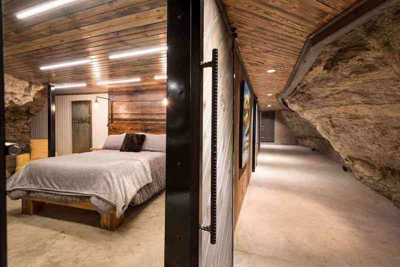 Casa-caverna à venda. Alguém avise ao Bruce Wayne. 2e9f66ea6b06ba53d09c376f75282019 | Arquitetura | abrigo, aqruitetura, casa, casas, caverna, cavernas, nuclear, venda