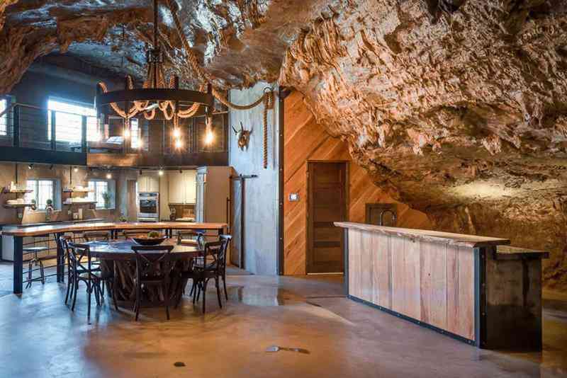 Casa-caverna à venda. Alguém avise ao Bruce Wayne. b80d2d3437a8899b410faf95755d5a26 | Arquitetura | abrigo, aqruitetura, casa, casas, caverna, cavernas, nuclear, venda