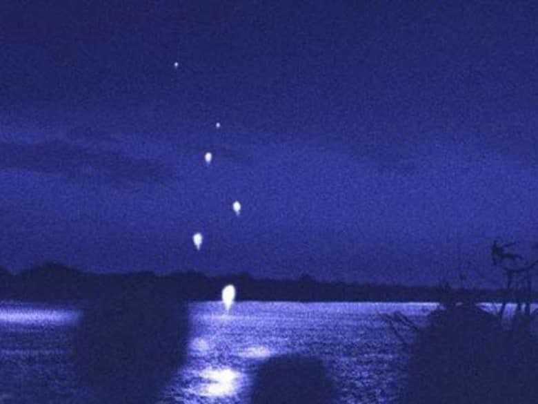 Foto gump do dia: Naga Fireballs - As esferas luminosas cfa957eb64500ff5e6282a09f30b5e64 | Curiosidades | aliens, bizarro, curioso, fenômeno, mistério, ufo