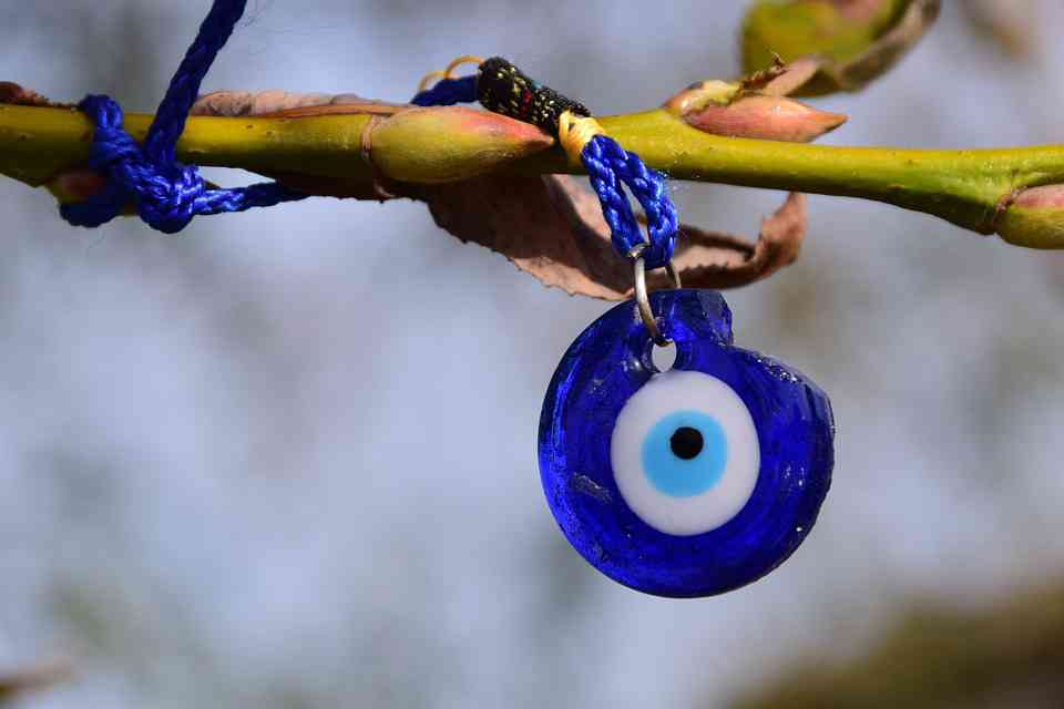 Amuletos e eventos de extraordinária fortuna em todo o mundo eye 1710285 960 720 | Curiosidades | curioso, sorte