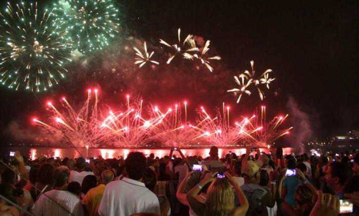 Ano novo pelo mundo reveillon de niteroi 2016 1439618377 294 e | Textos | ano novo, copa cabana, icaraí, mundo gump, reveillon, Textos