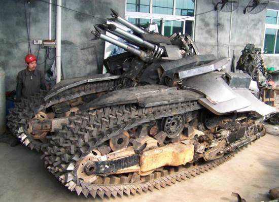 Top 10 doideiras que só fãs malucos são capazes de fazer 155497megatron tank | Incrível | bizarrice, bizarro, cinema, fã, filmes, maluco, replicas