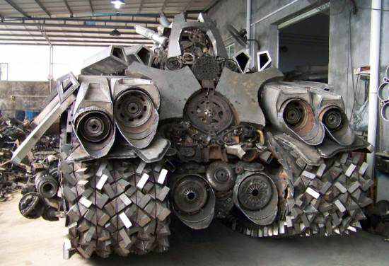 Top 10 doideiras que só fãs malucos são capazes de fazer 155497megatron tank2 | Incrível | bizarrice, bizarro, cinema, fã, filmes, maluco, replicas