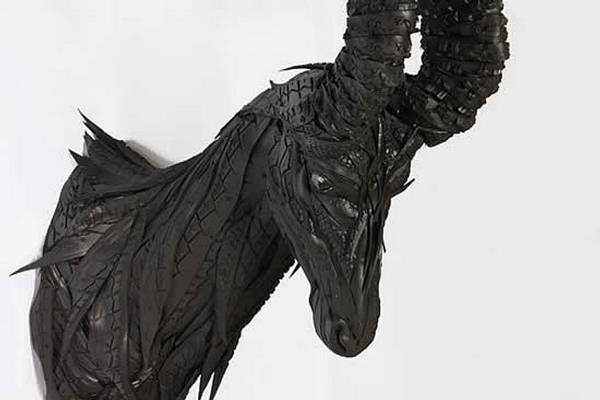 Incríveis esculturas de pneu 174014151381,xcitefun rubbery mutant 3 | Arte | Arte, design, escultura, pneu, poluição