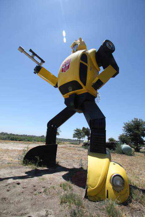 Top 10 doideiras que só fãs malucos são capazes de fazer 322782cartoonbumblebee | Incrível | bizarrice, bizarro, cinema, fã, filmes, maluco, replicas