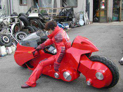 Top 10 doideiras que só fãs malucos são capazes de fazer 617034realakirabike | Incrível | bizarrice, bizarro, cinema, fã, filmes, maluco, replicas