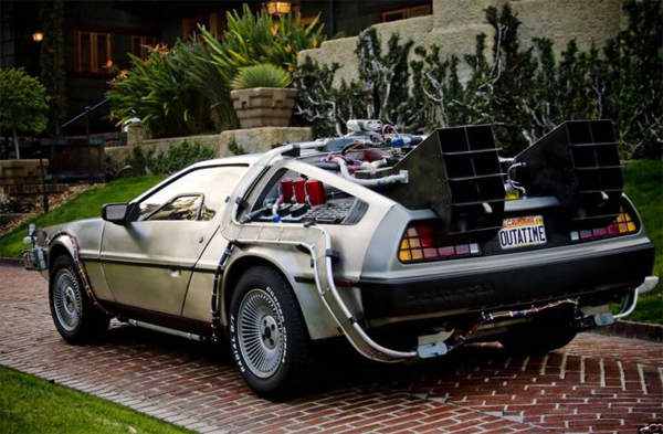 Top 10 doideiras que só fãs malucos são capazes de fazer 692091back to the future delorean car new years happy ebay culver city christopher lloyd 1 | Incrível | bizarrice, bizarro, cinema, fã, filmes, maluco, replicas