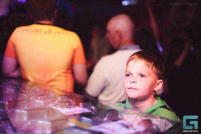 Nightclub de criança faz sucesso na Russia 892960actual russian night club for kids 640 09 | Curiosidades | bizarrice, bizarro, incrível, russia