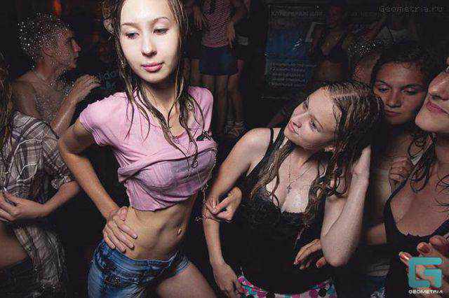 Nightclub de criança faz sucesso na Russia 892960actual russian night club for kids 640 12 | Curiosidades | bizarrice, bizarro, incrível, russia