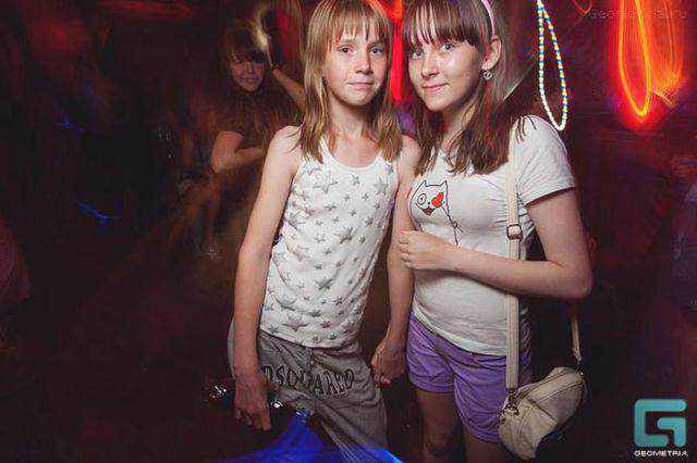 Nightclub de criança faz sucesso na Russia 892960actual russian night club for kids 640 14 | Curiosidades | bizarrice, bizarro, incrível, russia
