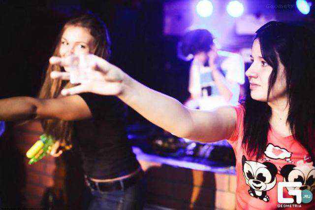 Nightclub de criança faz sucesso na Russia 892960actual russian night club for kids 640 20 | Curiosidades | bizarrice, bizarro, incrível, russia
