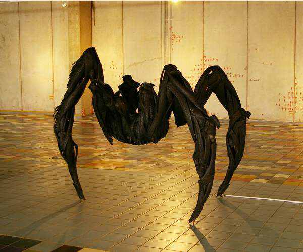 Incríveis esculturas de pneu 90991229 spider1 | Arte | Arte, design, escultura, pneu, poluição