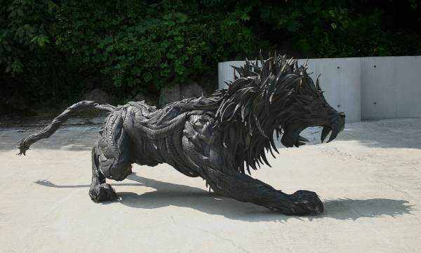 Incríveis esculturas de pneu 909912yong ho ji01 | Arte | Arte, design, escultura, pneu, poluição
